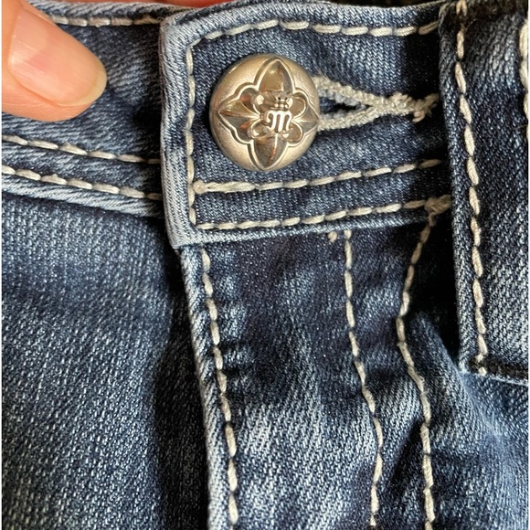 MISS ME- Low Rise Straight Leg Jean - Picture 8 of 9